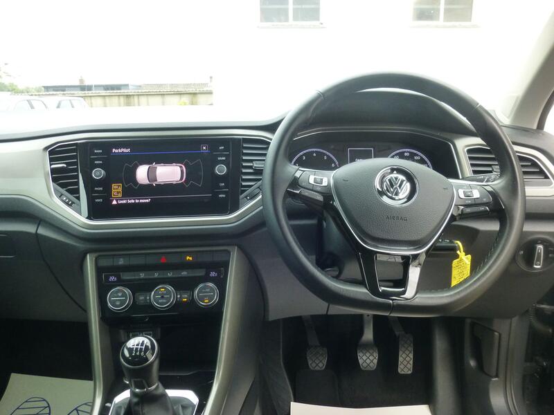 VOLKSWAGEN T-ROC