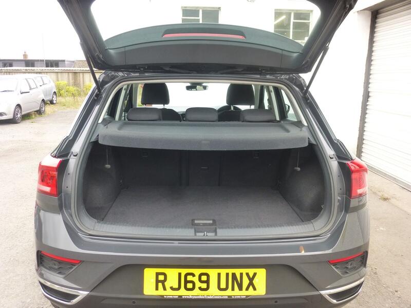 VOLKSWAGEN T-ROC