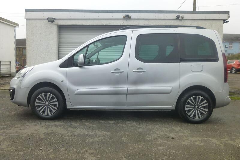 View PEUGEOT PARTNER TEPEE 1.6 HDI BLUE ACTIVE EDITION EURO 6 ULEZ COMPLIANT £35 ROAD TAX MPV