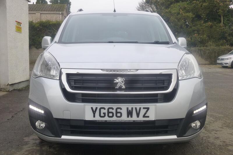 View PEUGEOT PARTNER TEPEE 1.6 HDI BLUE ACTIVE EDITION EURO 6 ULEZ COMPLIANT £35 ROAD TAX MPV