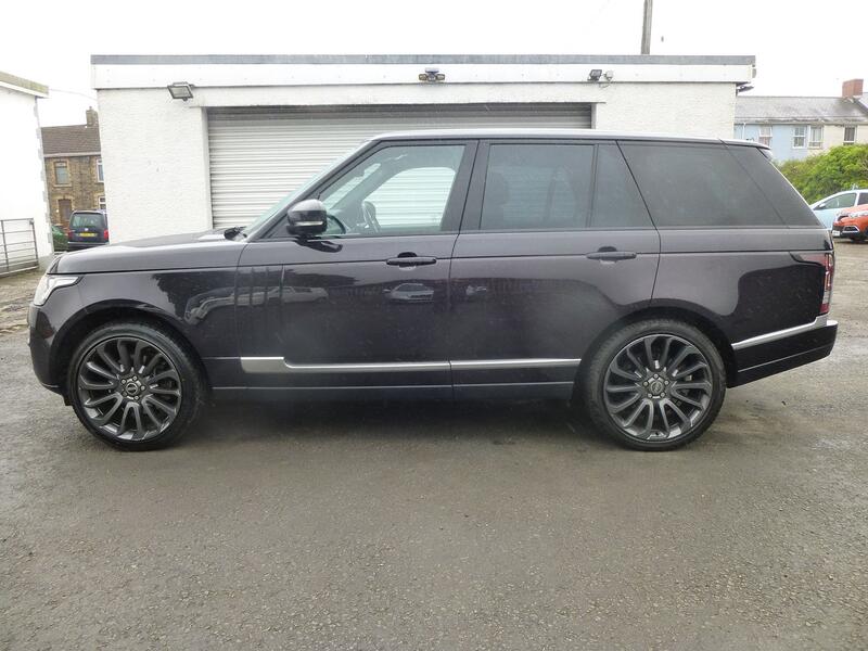 View LAND ROVER RANGE ROVER 3.0 TD V6 254 BHP VOGUE EDITION 8SPD AUTO/TIP EUR0 5