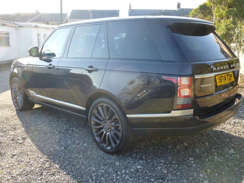 View LAND ROVER RANGE ROVER 3.0 TD V6 254 BHP VOGUE EDITION 8SPD AUTO/TIP EUR0 5