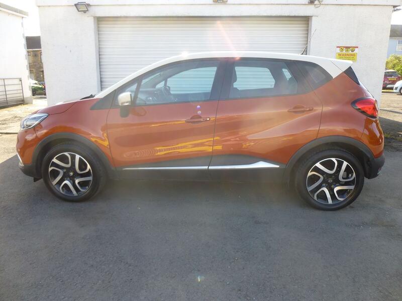 View RENAULT CAPTUR 1.5 DCI [90] DYNAMIQUE MEDIANAV URBAN CROSSOVER EURO5 £20 ROAD TAX 