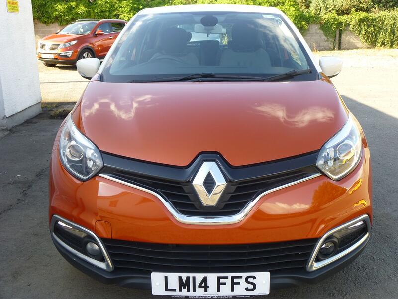 View RENAULT CAPTUR 1.5 DCI [90] DYNAMIQUE MEDIANAV URBAN CROSSOVER EURO5 £20 ROAD TAX 
