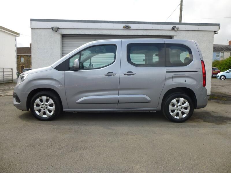 View VAUXHALL COMBO LIFE 1.2 TURBO ENERGY EDITION 7 SEATER MPV EURO6 ULEZ COMPLIANT