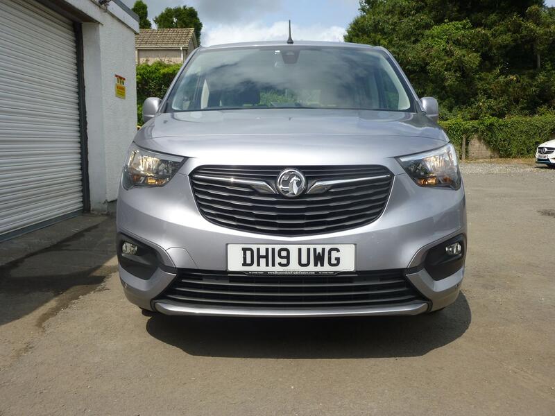 View VAUXHALL COMBO LIFE 1.2 TURBO ENERGY EDITION 7 SEATER MPV EURO6 ULEZ COMPLIANT