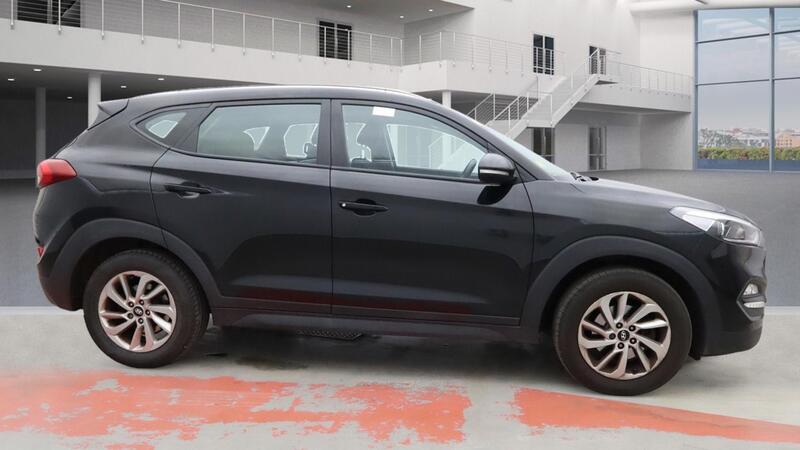 View HYUNDAI TUCSON 1.7 CRDi BLUE DRIVE SE EDITION EURO 6 ULEZ COMPLIANT