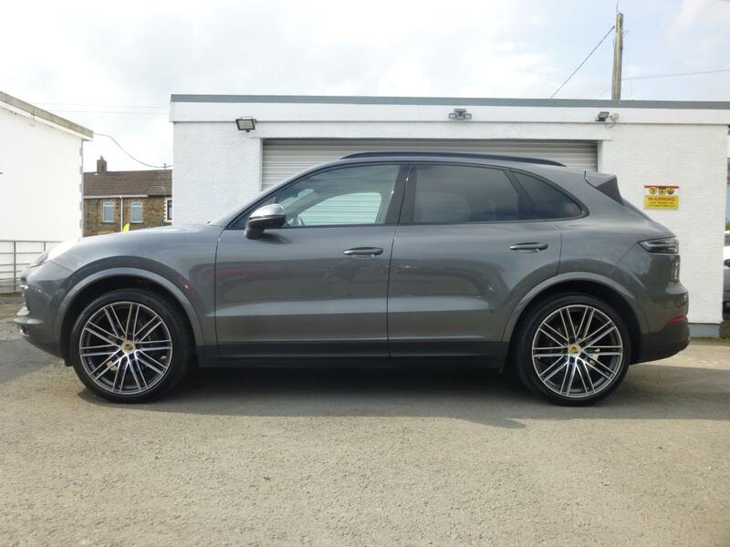 View PORSCHE CAYENNE 3.0 T V6 335 BHP EURO 6 ULEZ COMPLIANT